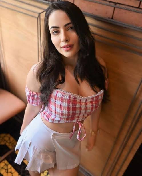 Escort Service Girl in Goa